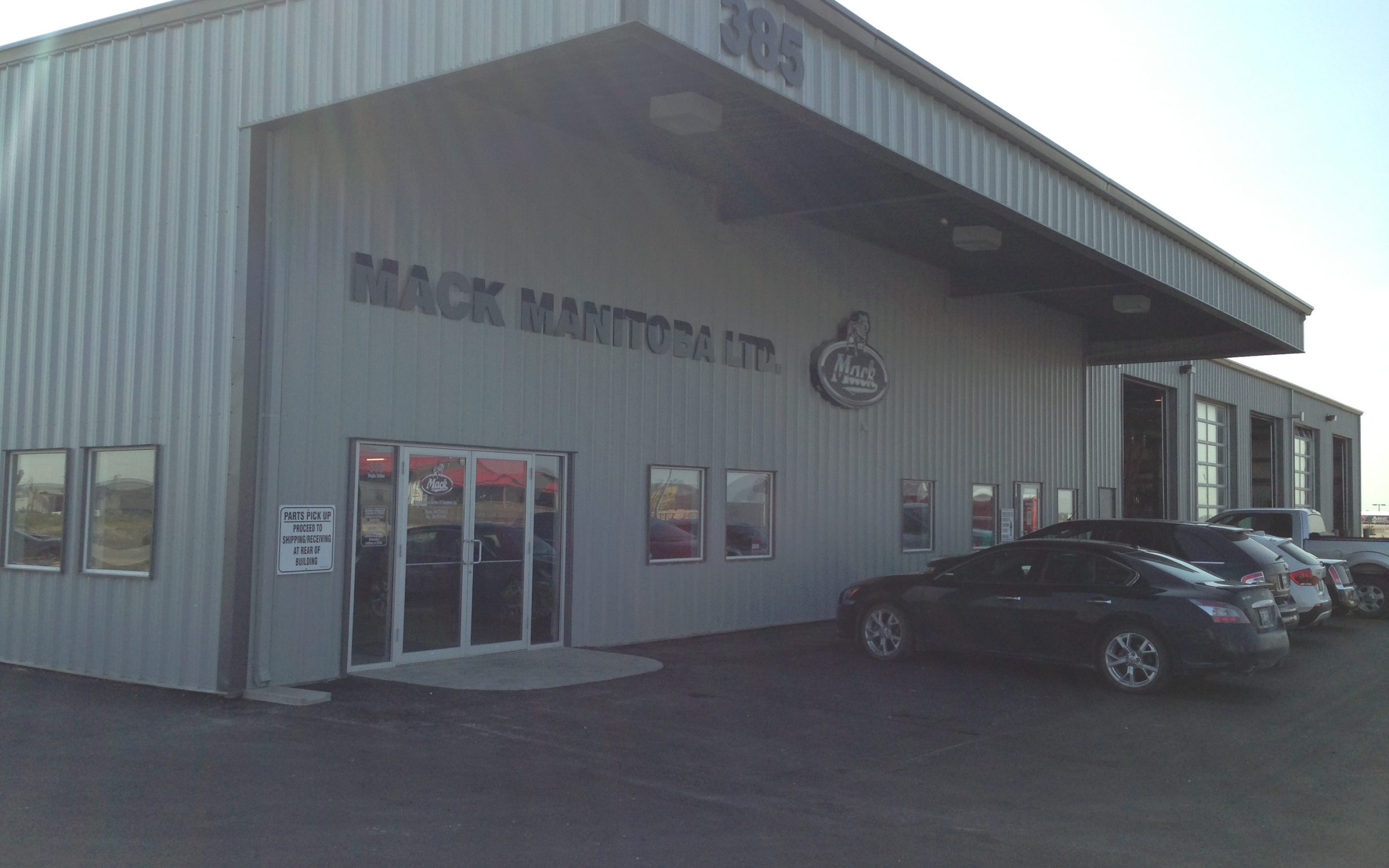 Mack Sales & Service New Dealership - Ernst Hansch Construction Ltd.